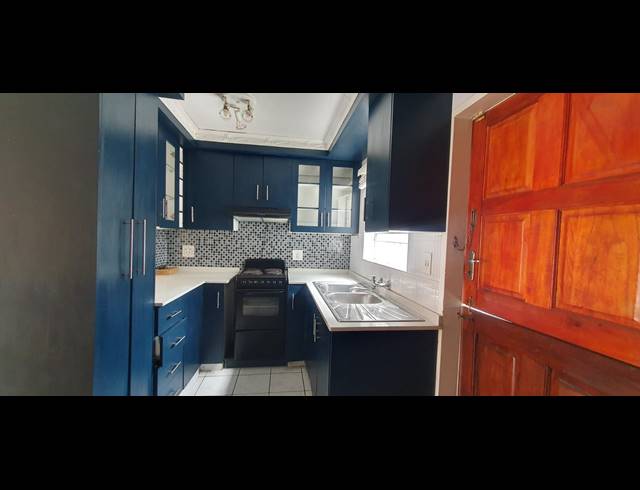 2 BEDROOM TOWNHOUSE FOR SALE IN WINCHESTER HILLS